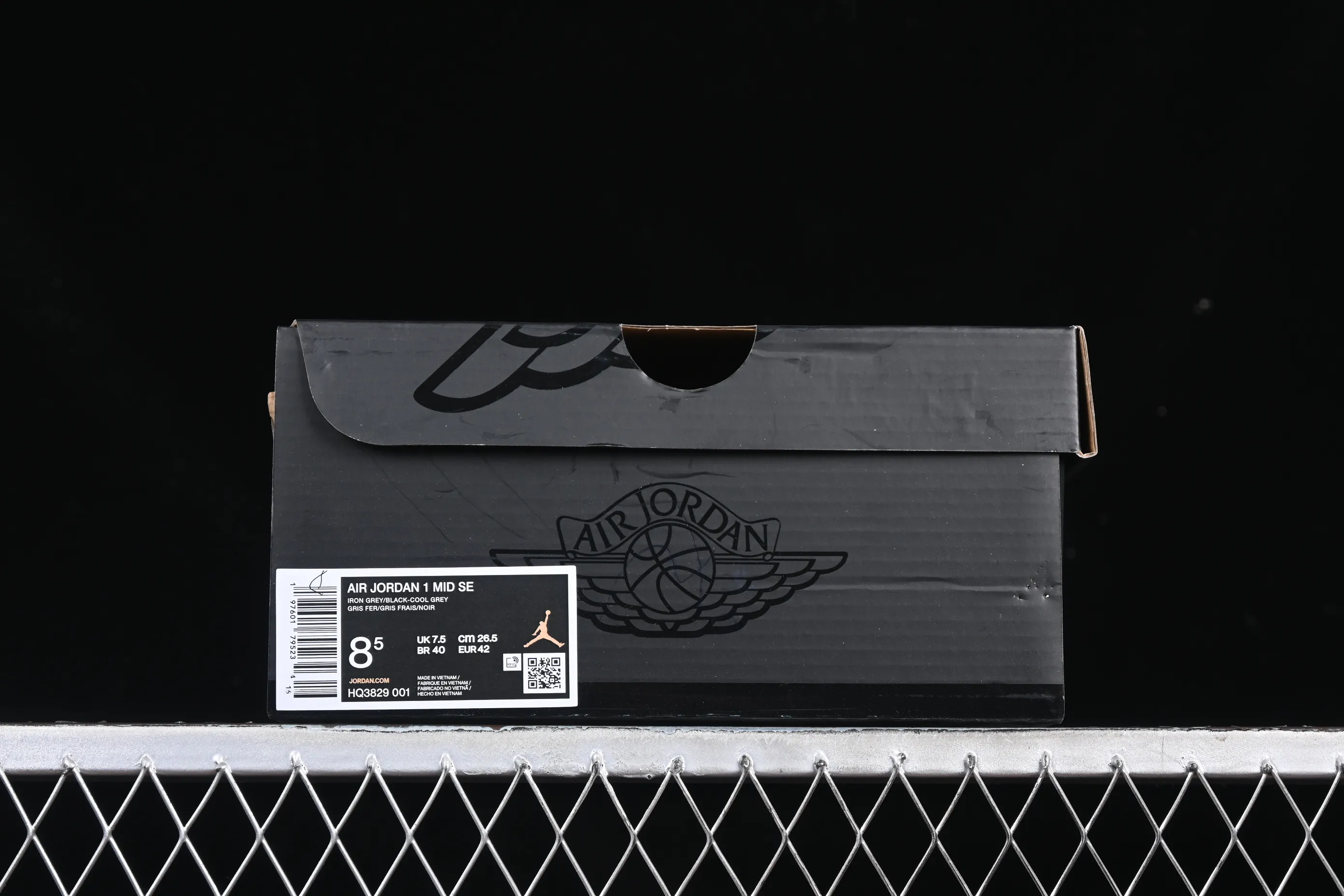 All categories Air Jordan Jordan series basketball shoes Air Jordan 1 Mid Air Jordan 1 Mid "Casa 93" white, gray and brown color Zhongbang basketball shoes HQ3829-001